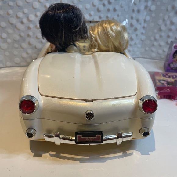 Bratz ⭐️💋🎵FM Cruiser with Familiez mom &  kidz doll - Picture 12 of 15